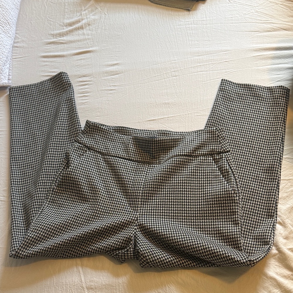 Houndstooth High-Waist Trousers - Black & White